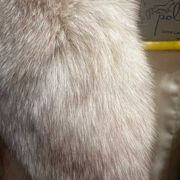 Luxurious Cream Fur jacket - Picture 10 of 11
